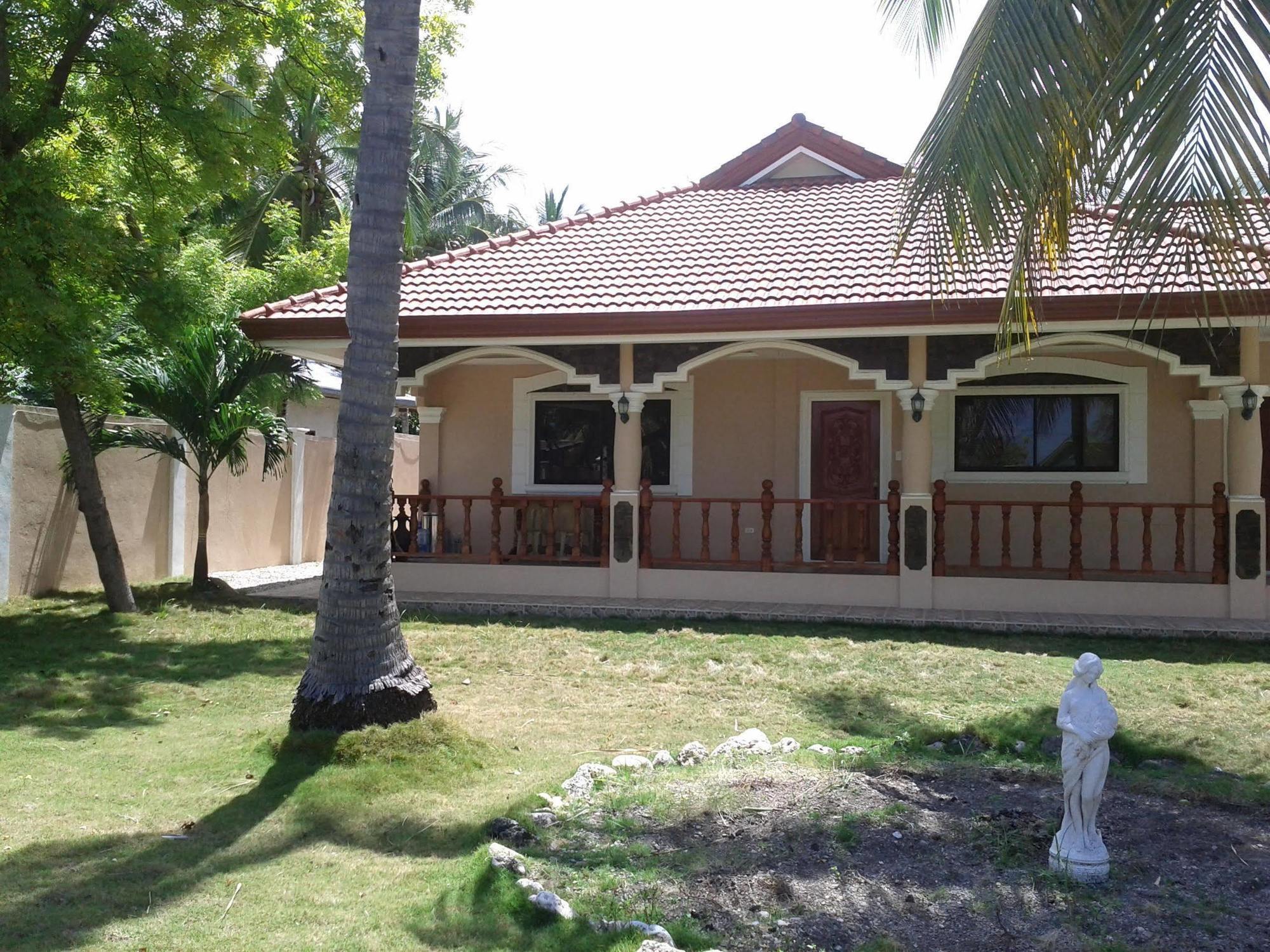 Luzmin Bh - Cottages And Bungalows Oslob Buitenkant foto